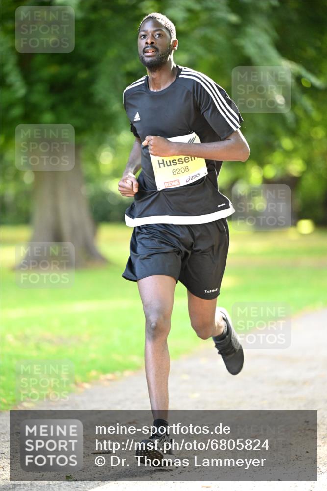 25.08.2024 - 20. Blankeneser Heldenlauf Dr. Thomas Lammeyer http://msf.ph/oto/6805824 25.08.2024 10:06:05 Laufen 6208 meine-sportfotos.de