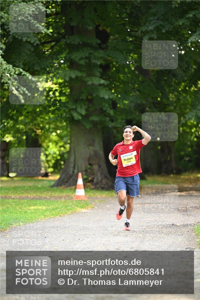 25.08.2024 - 20. Blankeneser Heldenlauf Dr. Thomas Lammeyer http://msf.ph/oto/6805841 25.08.2024 10:07:05 Laufen 6389 meine-sportfotos.de