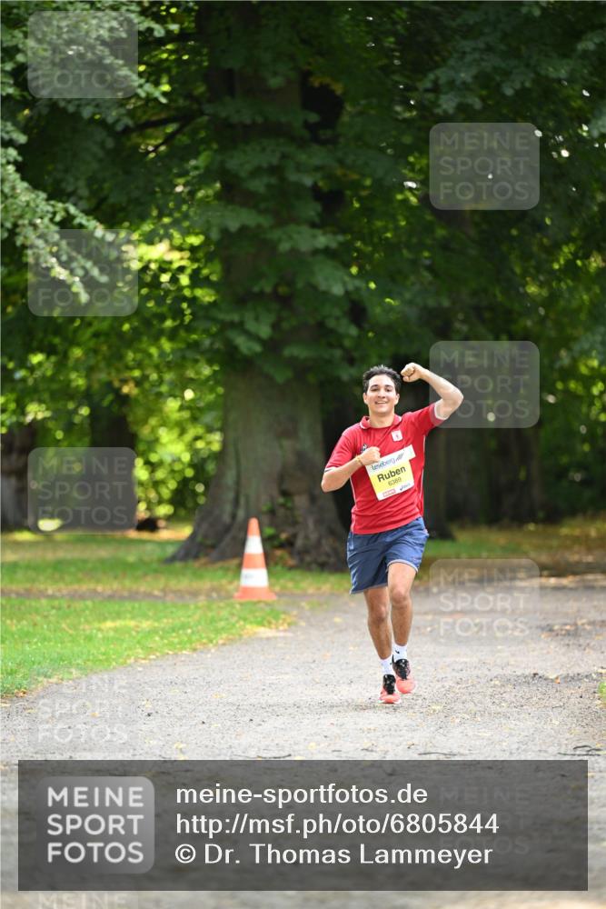 25.08.2024 - 20. Blankeneser Heldenlauf Dr. Thomas Lammeyer http://msf.ph/oto/6805844 25.08.2024 10:07:05 Laufen 6389 meine-sportfotos.de