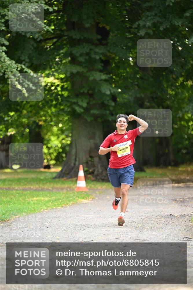 25.08.2024 - 20. Blankeneser Heldenlauf Dr. Thomas Lammeyer http://msf.ph/oto/6805845 25.08.2024 10:07:05 Laufen 6389 meine-sportfotos.de
