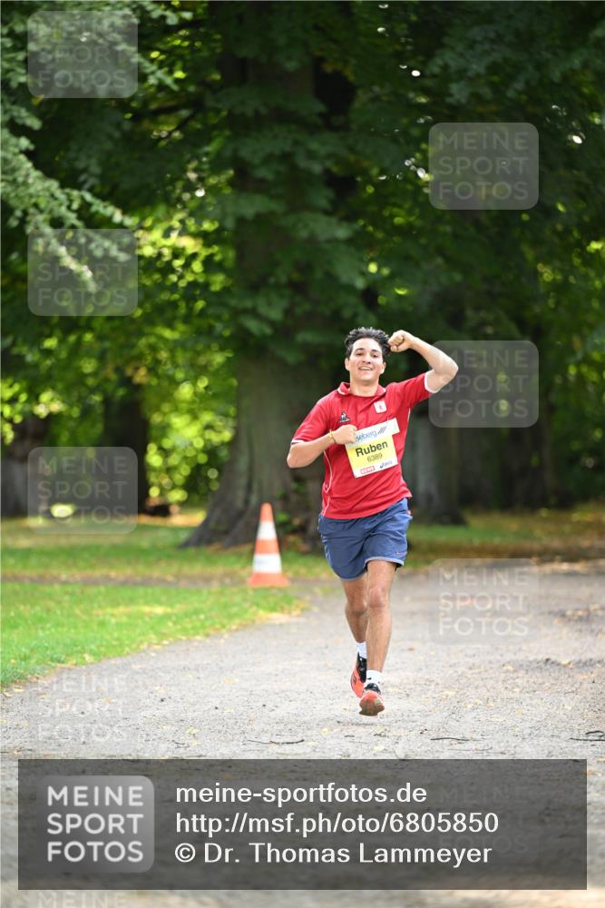 25.08.2024 - 20. Blankeneser Heldenlauf Dr. Thomas Lammeyer http://msf.ph/oto/6805850 25.08.2024 10:07:06 Laufen 6389 meine-sportfotos.de