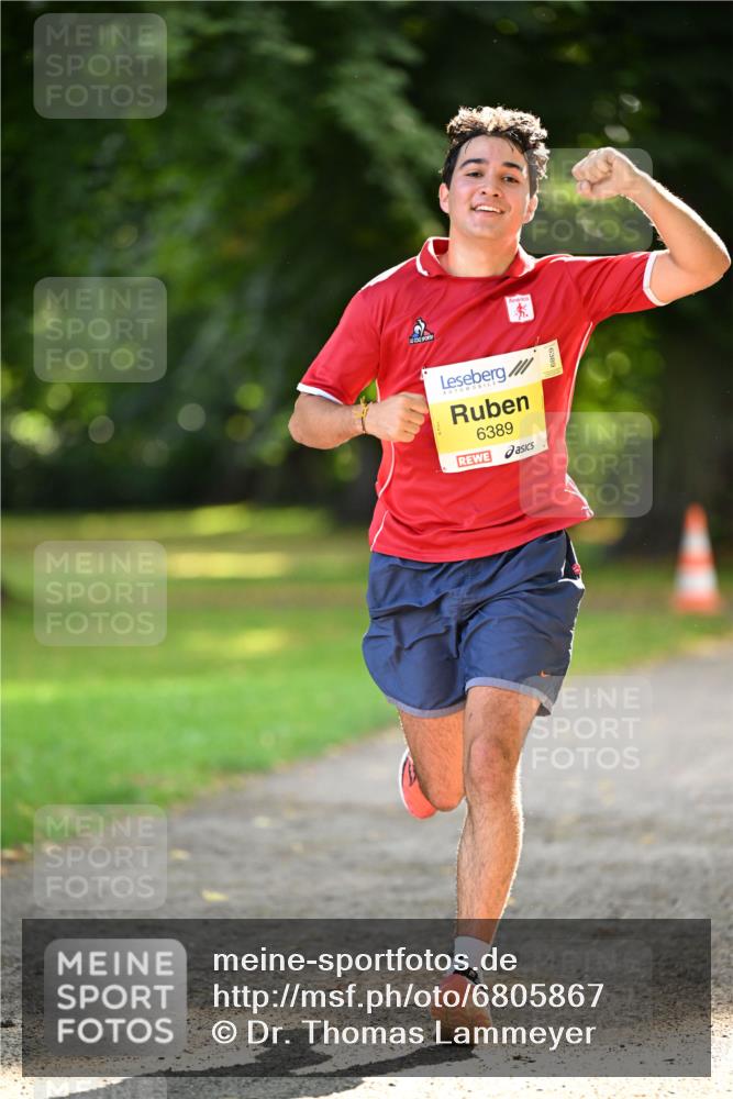 25.08.2024 - 20. Blankeneser Heldenlauf Dr. Thomas Lammeyer http://msf.ph/oto/6805867 25.08.2024 10:07:09 Laufen 6389 meine-sportfotos.de