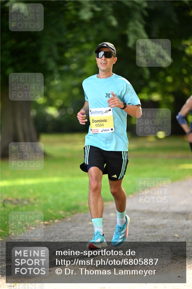 25.08.2024 - 20. Blankeneser Heldenlauf Dr. Thomas Lammeyer http://msf.ph/oto/6805887 25.08.2024 10:07:26 Laufen 6504 meine-sportfotos.de