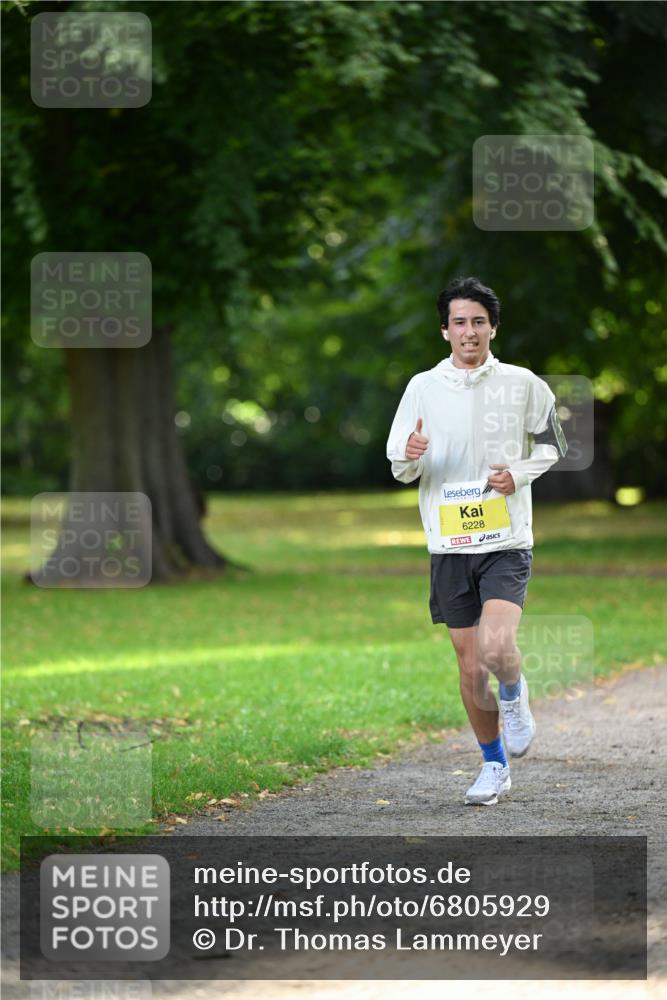25.08.2024 - 20. Blankeneser Heldenlauf Dr. Thomas Lammeyer http://msf.ph/oto/6805929 25.08.2024 10:07:41 Laufen 6228 meine-sportfotos.de