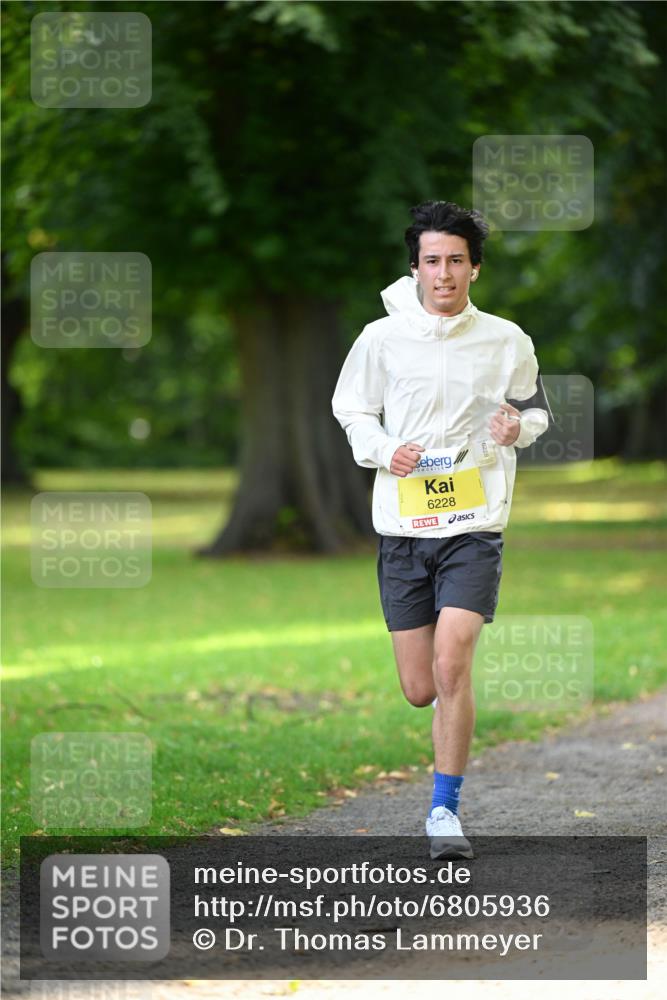25.08.2024 - 20. Blankeneser Heldenlauf Dr. Thomas Lammeyer http://msf.ph/oto/6805936 25.08.2024 10:07:42 Laufen 6228 meine-sportfotos.de