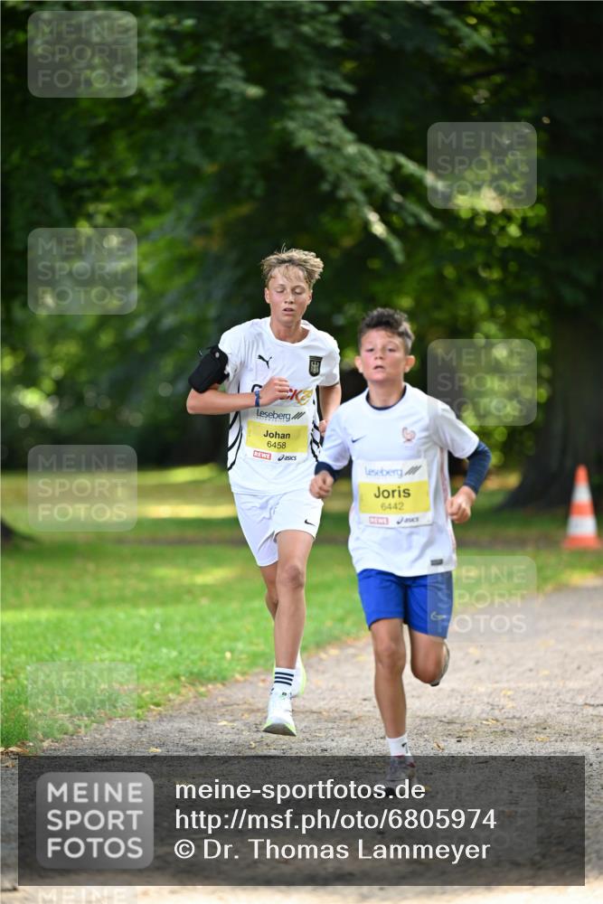 25.08.2024 - 20. Blankeneser Heldenlauf Dr. Thomas Lammeyer http://msf.ph/oto/6805974 25.08.2024 10:08:04 Laufen 6458, 6442 meine-sportfotos.de
