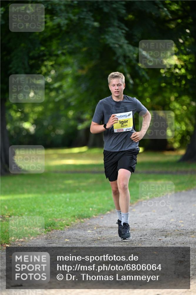 25.08.2024 - 20. Blankeneser Heldenlauf Dr. Thomas Lammeyer http://msf.ph/oto/6806064 25.08.2024 10:09:45 Laufen 6244 meine-sportfotos.de