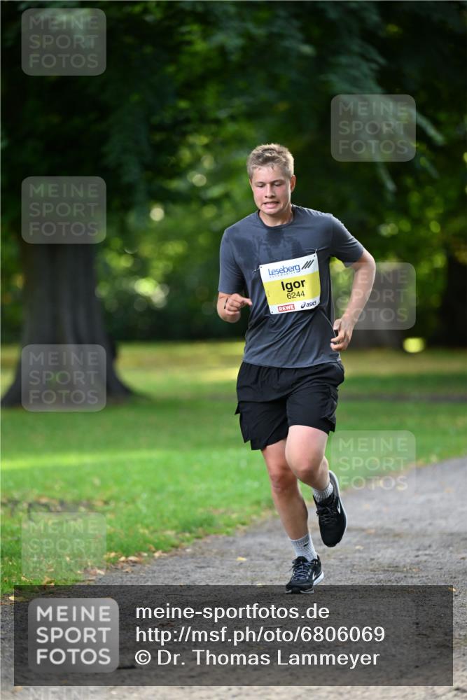 25.08.2024 - 20. Blankeneser Heldenlauf Dr. Thomas Lammeyer http://msf.ph/oto/6806069 25.08.2024 10:09:46 Laufen 6244 meine-sportfotos.de