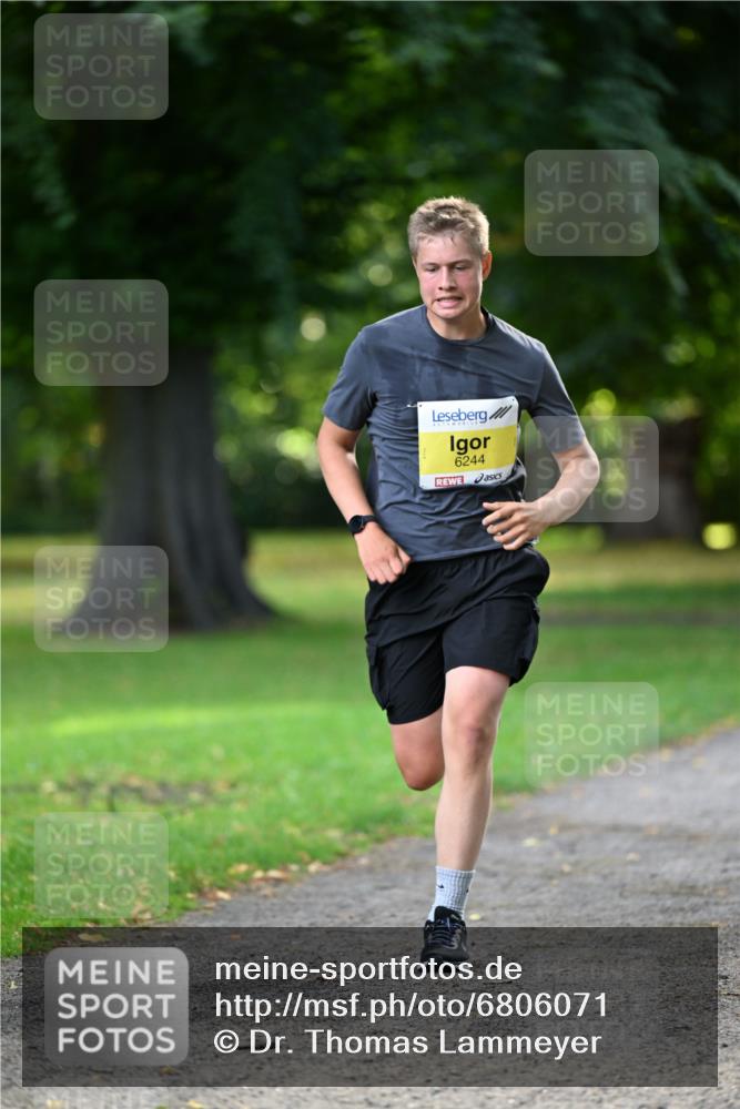 25.08.2024 - 20. Blankeneser Heldenlauf Dr. Thomas Lammeyer http://msf.ph/oto/6806071 25.08.2024 10:09:46 Laufen 6244 meine-sportfotos.de