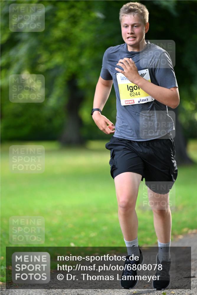 25.08.2024 - 20. Blankeneser Heldenlauf Dr. Thomas Lammeyer http://msf.ph/oto/6806078 25.08.2024 10:09:47 Laufen 6244 meine-sportfotos.de