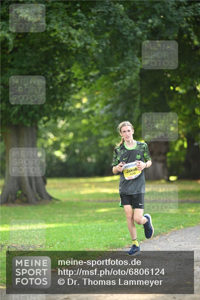 25.08.2024 - 20. Blankeneser Heldenlauf Dr. Thomas Lammeyer http://msf.ph/oto/6806124 25.08.2024 10:10:43 Laufen 6248 meine-sportfotos.de