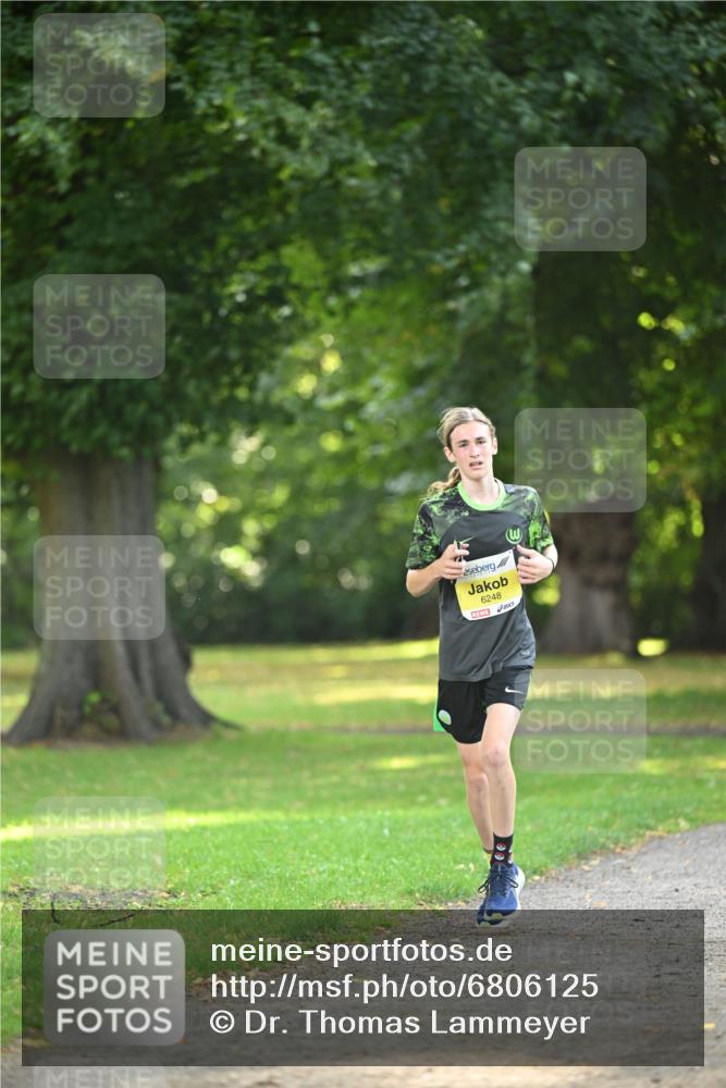 25.08.2024 - 20. Blankeneser Heldenlauf Dr. Thomas Lammeyer http://msf.ph/oto/6806125 25.08.2024 10:10:43 Laufen 6248 meine-sportfotos.de
