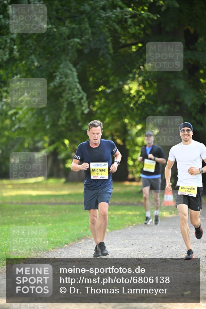 25.08.2024 - 20. Blankeneser Heldenlauf Dr. Thomas Lammeyer http://msf.ph/oto/6806138 25.08.2024 10:10:46 Laufen 6412, 6410 meine-sportfotos.de