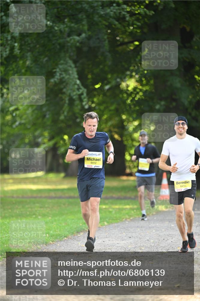 25.08.2024 - 20. Blankeneser Heldenlauf Dr. Thomas Lammeyer http://msf.ph/oto/6806139 25.08.2024 10:10:46 Laufen 6412, 6410 meine-sportfotos.de
