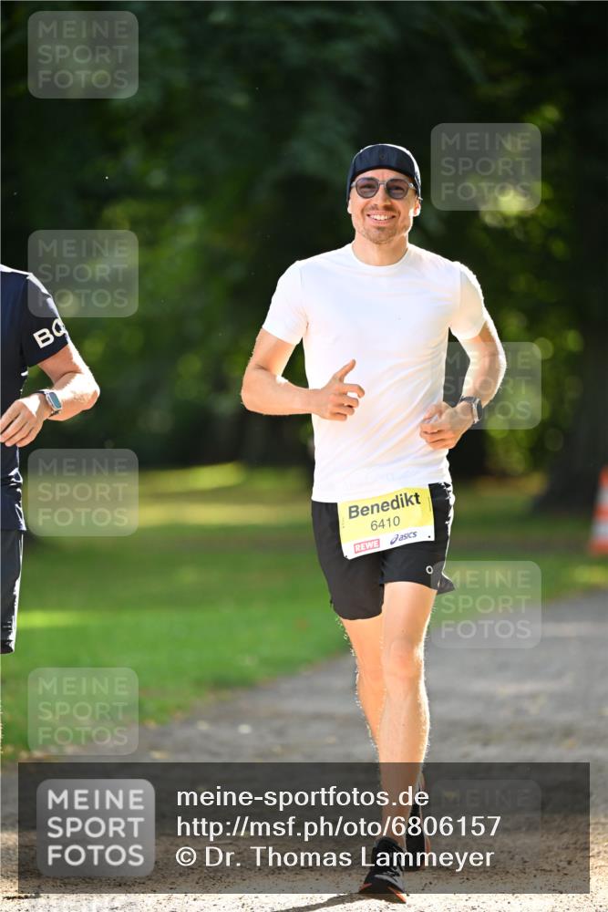 25.08.2024 - 20. Blankeneser Heldenlauf Dr. Thomas Lammeyer http://msf.ph/oto/6806157 25.08.2024 10:10:49 Laufen 6410 meine-sportfotos.de
