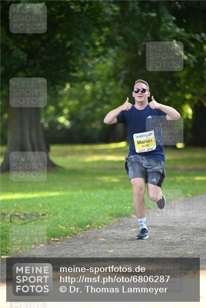 25.08.2024 - 20. Blankeneser Heldenlauf Dr. Thomas Lammeyer http://msf.ph/oto/6806287 25.08.2024 10:12:04 Laufen 6148 meine-sportfotos.de