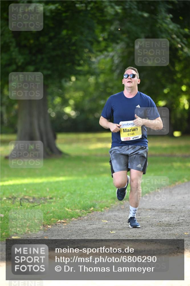 25.08.2024 - 20. Blankeneser Heldenlauf Dr. Thomas Lammeyer http://msf.ph/oto/6806290 25.08.2024 10:12:04 Laufen 6148 meine-sportfotos.de