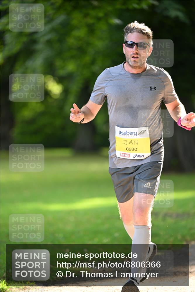 25.08.2024 - 20. Blankeneser Heldenlauf Dr. Thomas Lammeyer http://msf.ph/oto/6806366 25.08.2024 10:12:34 Laufen 6520 meine-sportfotos.de
