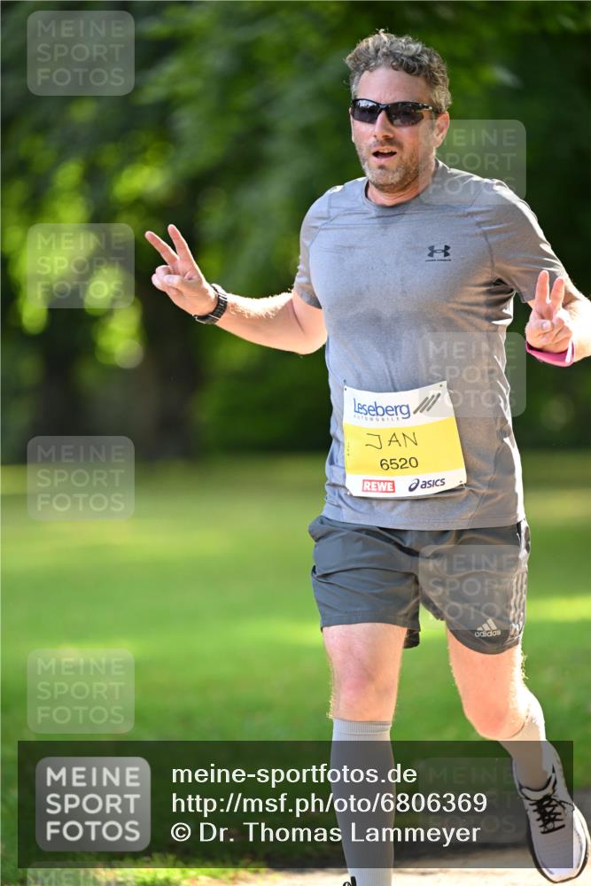 25.08.2024 - 20. Blankeneser Heldenlauf Dr. Thomas Lammeyer http://msf.ph/oto/6806369 25.08.2024 10:12:34 Laufen 6520 meine-sportfotos.de