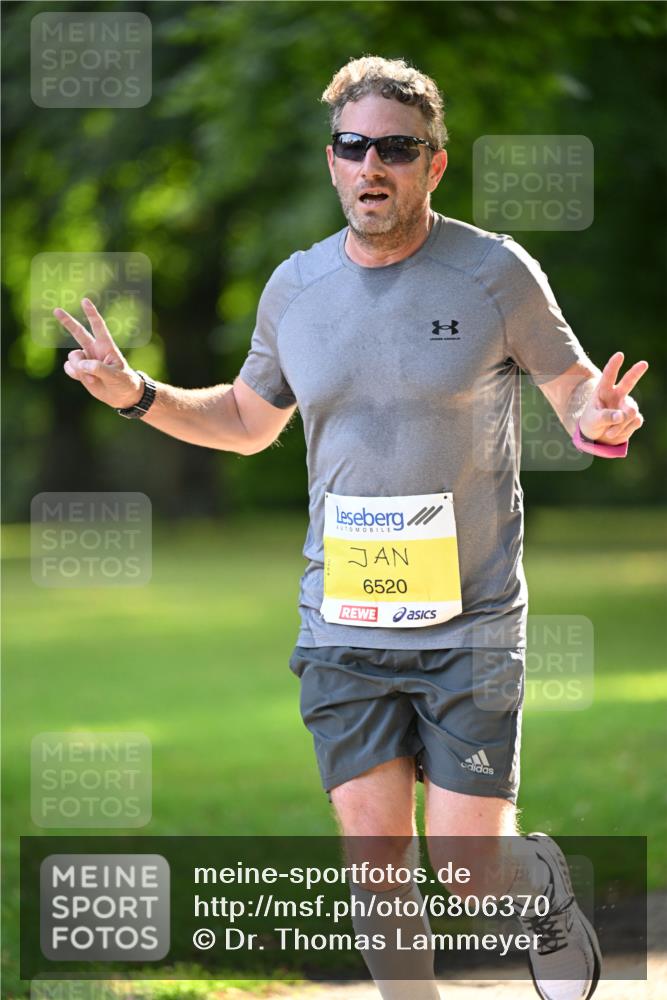 25.08.2024 - 20. Blankeneser Heldenlauf Dr. Thomas Lammeyer http://msf.ph/oto/6806370 25.08.2024 10:12:34 Laufen 6520 meine-sportfotos.de