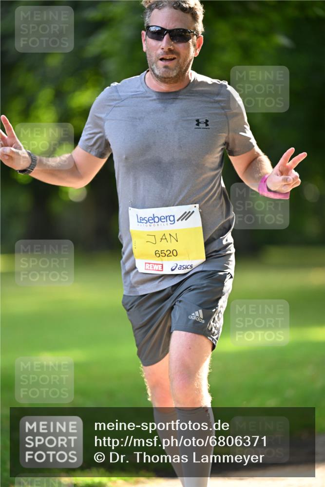 25.08.2024 - 20. Blankeneser Heldenlauf Dr. Thomas Lammeyer http://msf.ph/oto/6806371 25.08.2024 10:12:35 Laufen 6520 meine-sportfotos.de