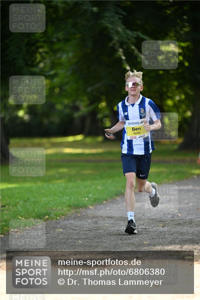 25.08.2024 - 20. Blankeneser Heldenlauf Dr. Thomas Lammeyer http://msf.ph/oto/6806380 25.08.2024 10:12:49 Laufen 6246 meine-sportfotos.de