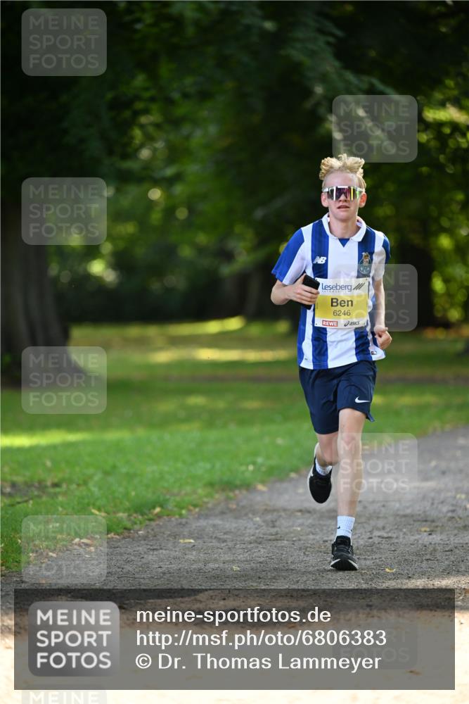 25.08.2024 - 20. Blankeneser Heldenlauf Dr. Thomas Lammeyer http://msf.ph/oto/6806383 25.08.2024 10:12:50 Laufen 6246 meine-sportfotos.de