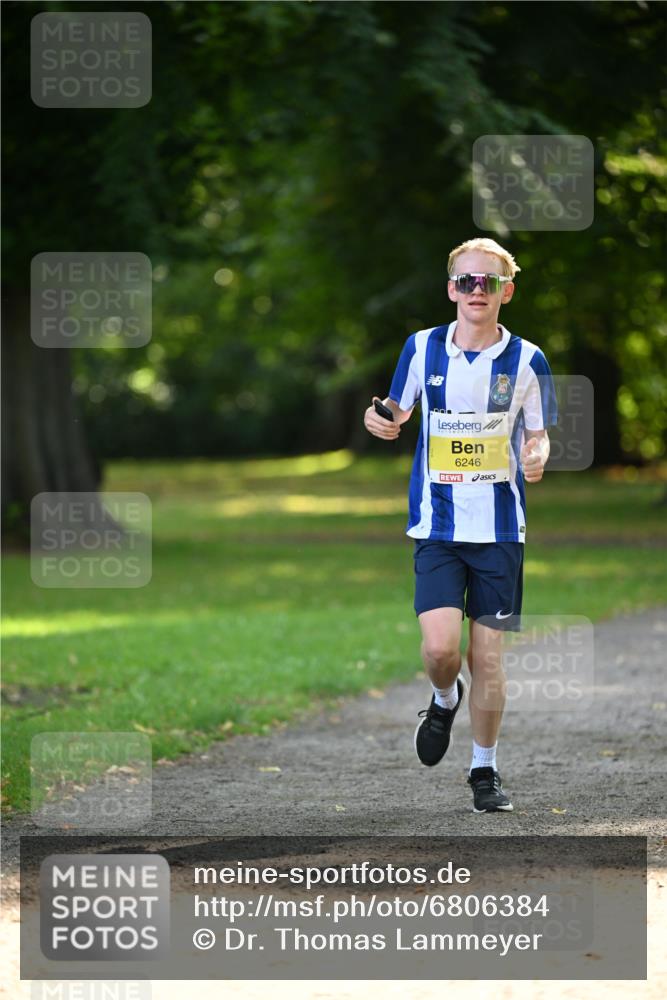25.08.2024 - 20. Blankeneser Heldenlauf Dr. Thomas Lammeyer http://msf.ph/oto/6806384 25.08.2024 10:12:50 Laufen 6246 meine-sportfotos.de