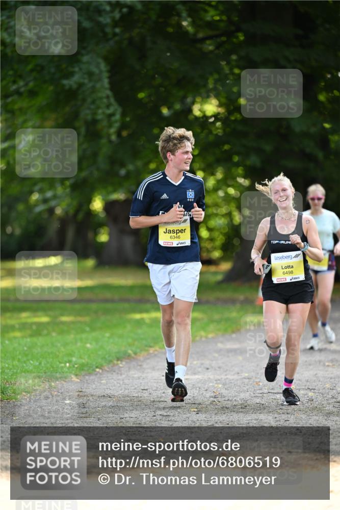 25.08.2024 - 20. Blankeneser Heldenlauf Dr. Thomas Lammeyer http://msf.ph/oto/6806519 25.08.2024 10:13:29 Laufen 6346, 6498 meine-sportfotos.de