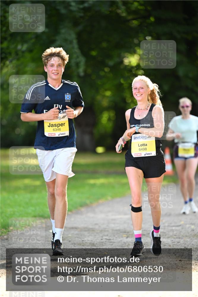 25.08.2024 - 20. Blankeneser Heldenlauf Dr. Thomas Lammeyer http://msf.ph/oto/6806530 25.08.2024 10:13:30 Laufen 6346, 6498 meine-sportfotos.de