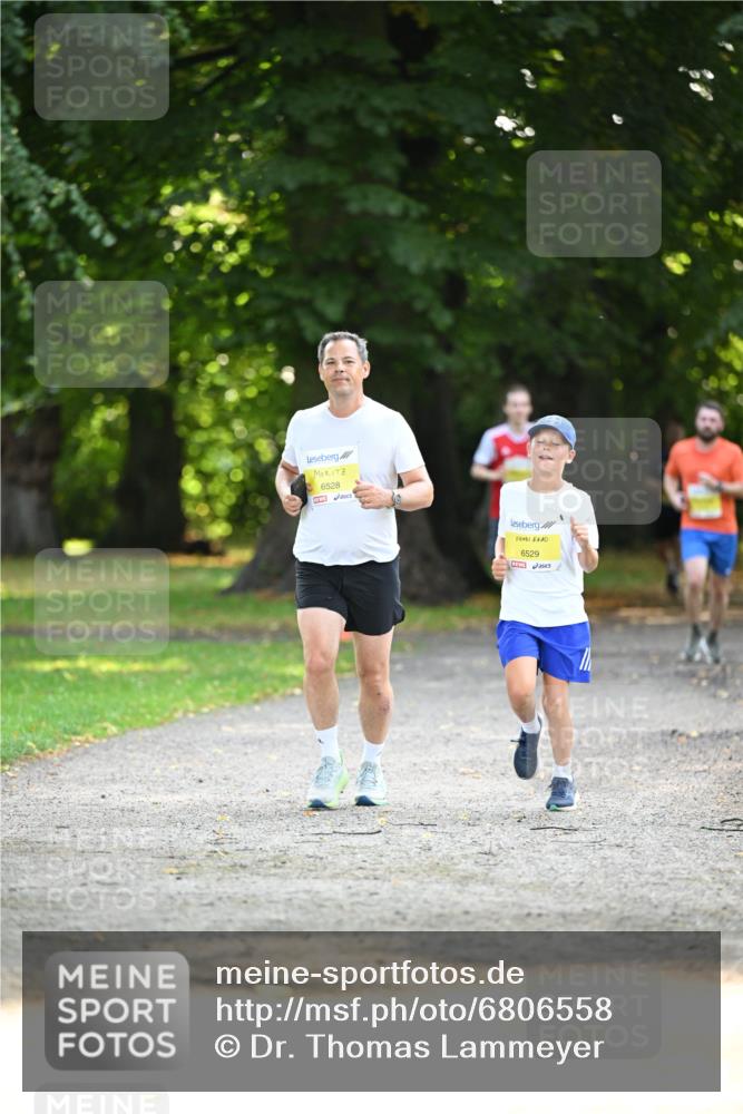 25.08.2024 - 20. Blankeneser Heldenlauf Dr. Thomas Lammeyer http://msf.ph/oto/6806558 25.08.2024 10:13:43 Laufen 6528, 6529 meine-sportfotos.de