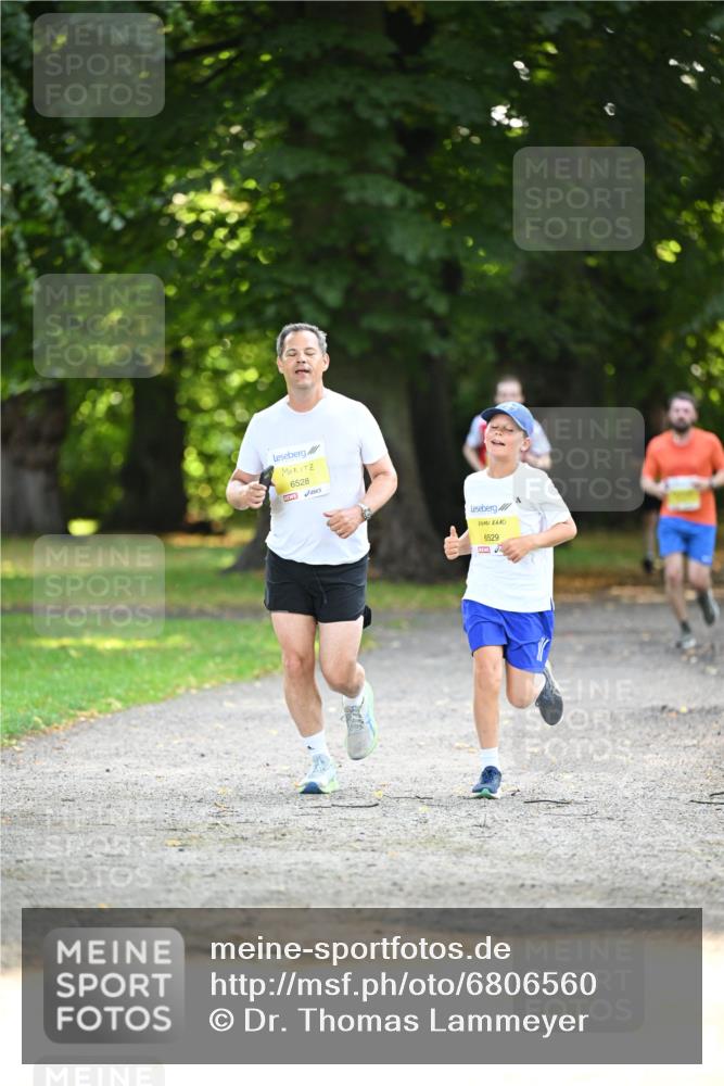 25.08.2024 - 20. Blankeneser Heldenlauf Dr. Thomas Lammeyer http://msf.ph/oto/6806560 25.08.2024 10:13:43 Laufen 6528, 6529 meine-sportfotos.de