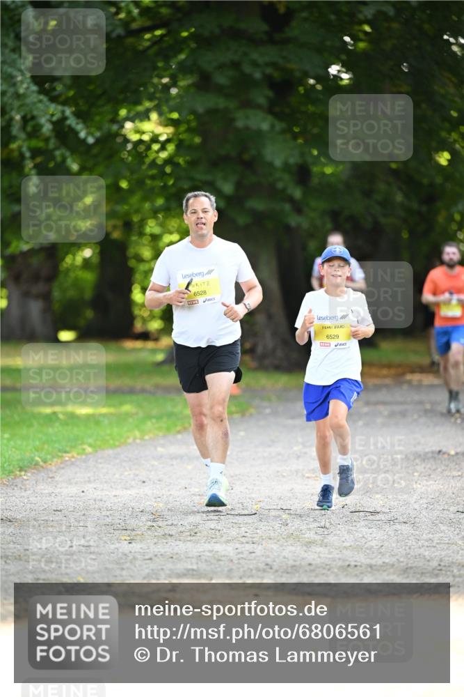 25.08.2024 - 20. Blankeneser Heldenlauf Dr. Thomas Lammeyer http://msf.ph/oto/6806561 25.08.2024 10:13:43 Laufen 6528, 6529 meine-sportfotos.de