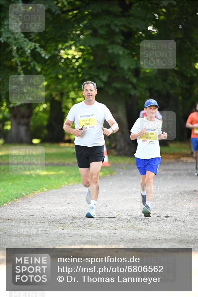 25.08.2024 - 20. Blankeneser Heldenlauf Dr. Thomas Lammeyer http://msf.ph/oto/6806562 25.08.2024 10:13:43 Laufen 6528, 6529 meine-sportfotos.de