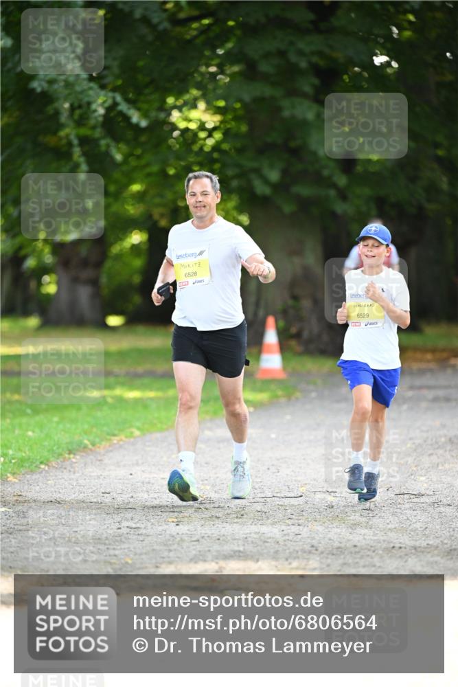 25.08.2024 - 20. Blankeneser Heldenlauf Dr. Thomas Lammeyer http://msf.ph/oto/6806564 25.08.2024 10:13:44 Laufen 6528, 6529 meine-sportfotos.de