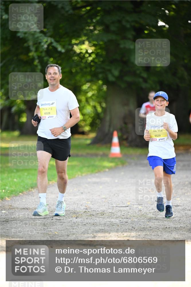 25.08.2024 - 20. Blankeneser Heldenlauf Dr. Thomas Lammeyer http://msf.ph/oto/6806569 25.08.2024 10:13:44 Laufen 6528, 6529 meine-sportfotos.de