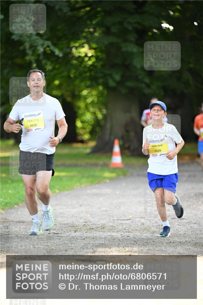 25.08.2024 - 20. Blankeneser Heldenlauf Dr. Thomas Lammeyer http://msf.ph/oto/6806571 25.08.2024 10:13:45 Laufen 6528, 6529 meine-sportfotos.de