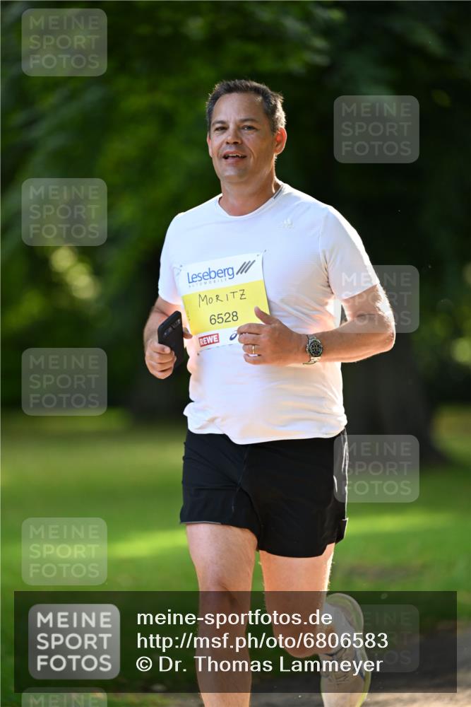 25.08.2024 - 20. Blankeneser Heldenlauf Dr. Thomas Lammeyer http://msf.ph/oto/6806583 25.08.2024 10:13:47 Laufen 6528 meine-sportfotos.de