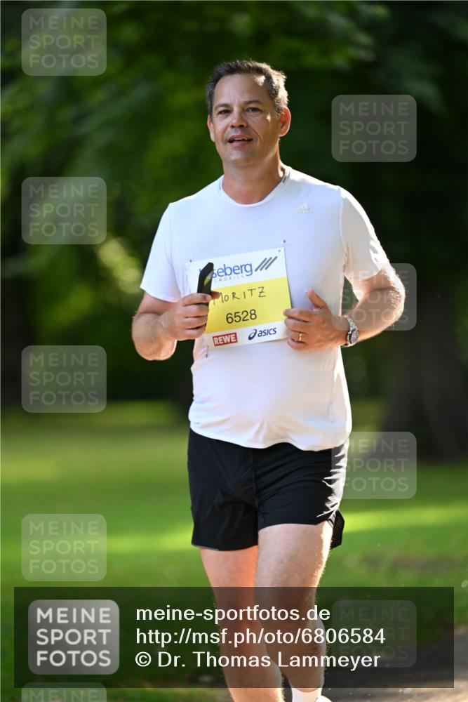 25.08.2024 - 20. Blankeneser Heldenlauf Dr. Thomas Lammeyer http://msf.ph/oto/6806584 25.08.2024 10:13:48 Laufen 6528 meine-sportfotos.de