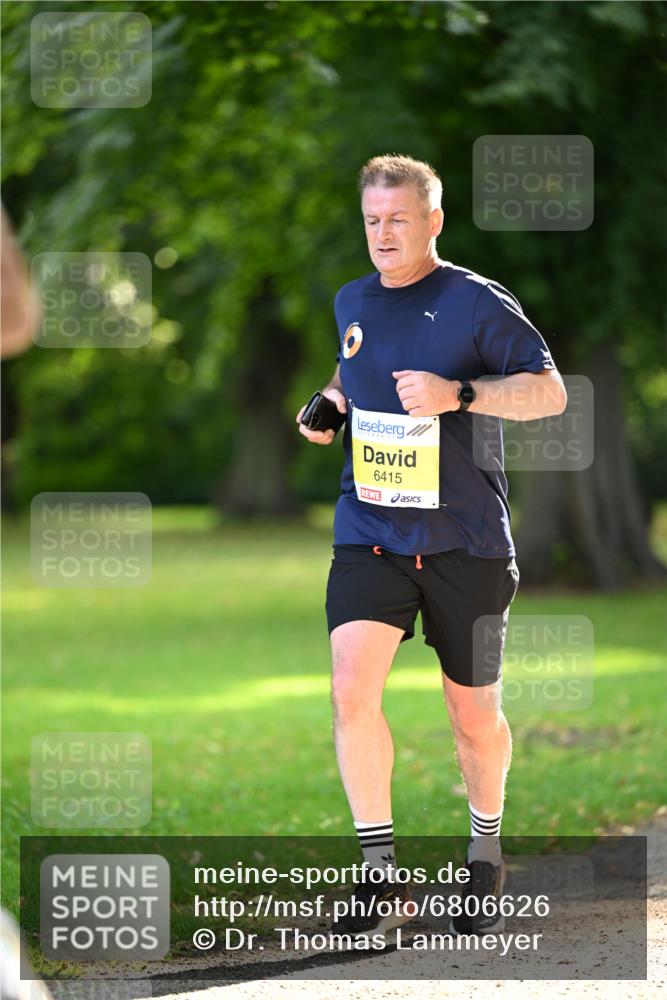 25.08.2024 - 20. Blankeneser Heldenlauf Dr. Thomas Lammeyer http://msf.ph/oto/6806626 25.08.2024 10:14:01 Laufen 6415 meine-sportfotos.de
