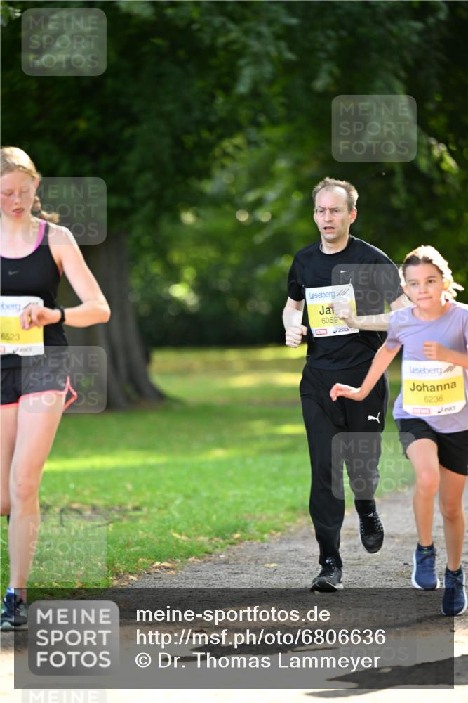 25.08.2024 - 20. Blankeneser Heldenlauf Dr. Thomas Lammeyer http://msf.ph/oto/6806636 25.08.2024 10:14:04 Laufen 6523, 6059, 6236 meine-sportfotos.de