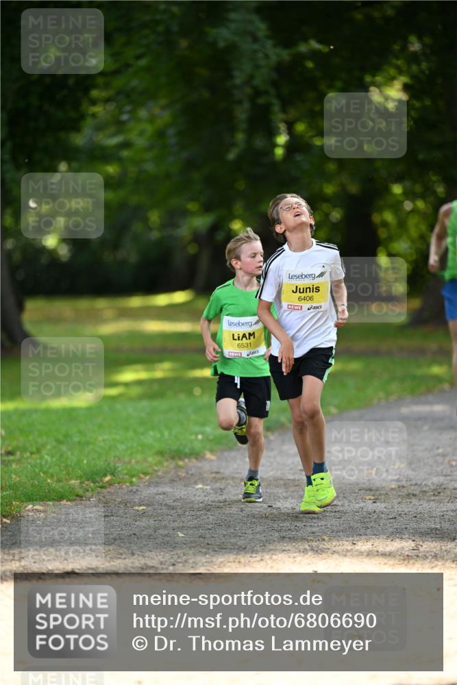 25.08.2024 - 20. Blankeneser Heldenlauf Dr. Thomas Lammeyer http://msf.ph/oto/6806690 25.08.2024 10:14:17 Laufen 6531, 6406 meine-sportfotos.de