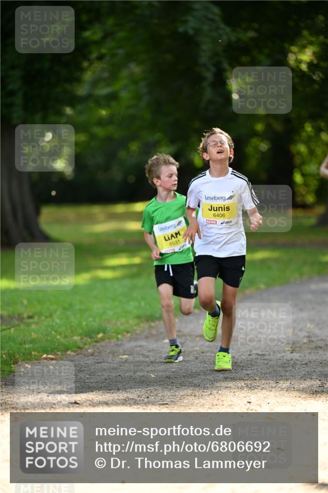 25.08.2024 - 20. Blankeneser Heldenlauf Dr. Thomas Lammeyer http://msf.ph/oto/6806692 25.08.2024 10:14:17 Laufen 6531, 6406 meine-sportfotos.de