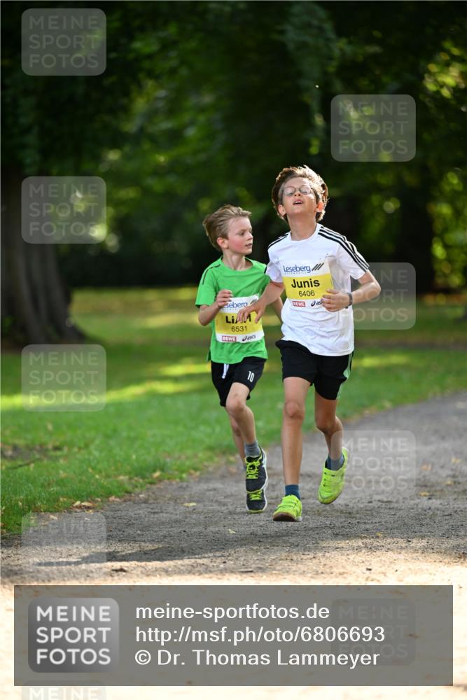 25.08.2024 - 20. Blankeneser Heldenlauf Dr. Thomas Lammeyer http://msf.ph/oto/6806693 25.08.2024 10:14:17 Laufen 6531, 6406 meine-sportfotos.de