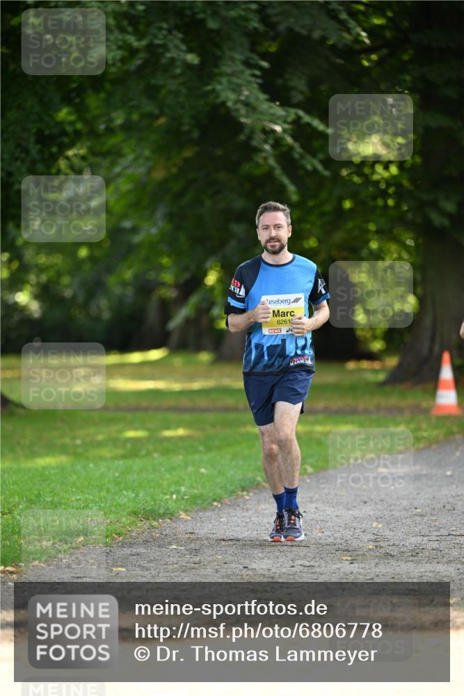 25.08.2024 - 20. Blankeneser Heldenlauf Dr. Thomas Lammeyer http://msf.ph/oto/6806778 25.08.2024 10:14:53 Laufen 6261 meine-sportfotos.de