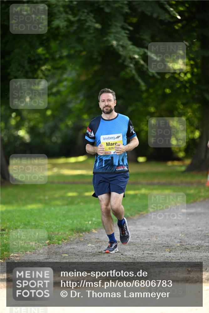 25.08.2024 - 20. Blankeneser Heldenlauf Dr. Thomas Lammeyer http://msf.ph/oto/6806783 25.08.2024 10:14:54 Laufen 6261 meine-sportfotos.de