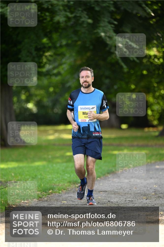 25.08.2024 - 20. Blankeneser Heldenlauf Dr. Thomas Lammeyer http://msf.ph/oto/6806786 25.08.2024 10:14:54 Laufen 626 meine-sportfotos.de
