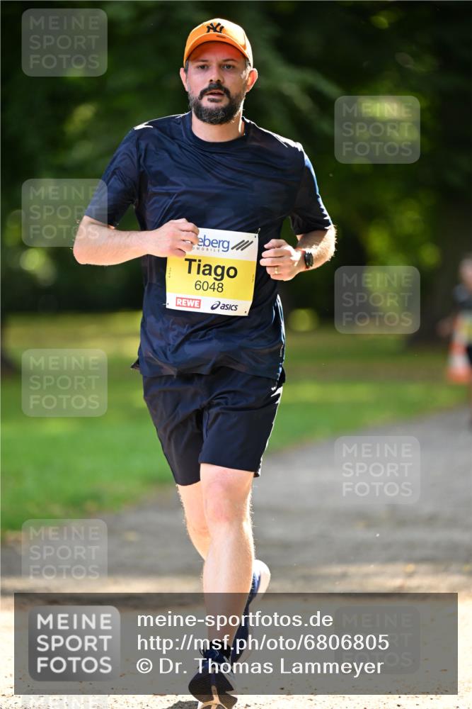 25.08.2024 - 20. Blankeneser Heldenlauf Dr. Thomas Lammeyer http://msf.ph/oto/6806805 25.08.2024 10:14:58 Laufen 6048 meine-sportfotos.de