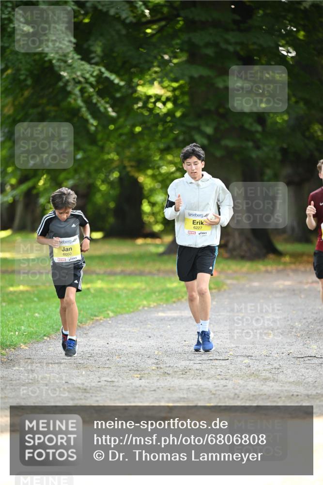 25.08.2024 - 20. Blankeneser Heldenlauf Dr. Thomas Lammeyer http://msf.ph/oto/6806808 25.08.2024 10:15:02 Laufen 6050, 6227 meine-sportfotos.de