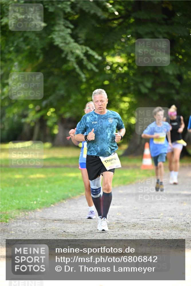 25.08.2024 - 20. Blankeneser Heldenlauf Dr. Thomas Lammeyer http://msf.ph/oto/6806842 25.08.2024 10:15:12 Laufen 6006 meine-sportfotos.de